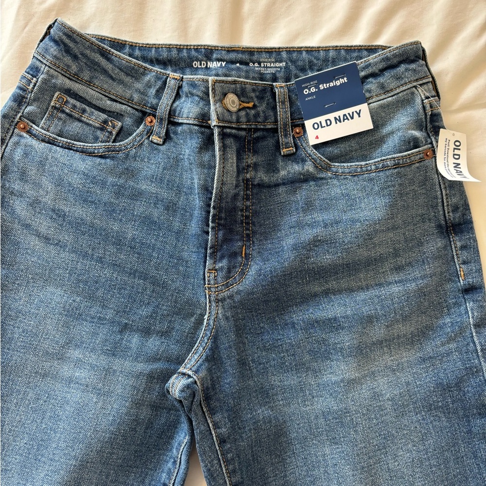 Old navy high rise O.G straight ankle jeans. Size 4